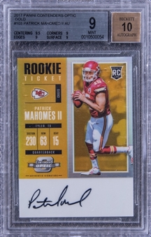 2017 Panini Contenders Optic Gold #103 Patrick Mahomes II Signed Rookie Card (#01/10) – BGS MINT 9/BGS 10